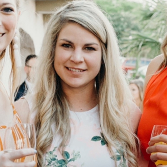 Meet your Posher, Mandi - Picture 1 of 1